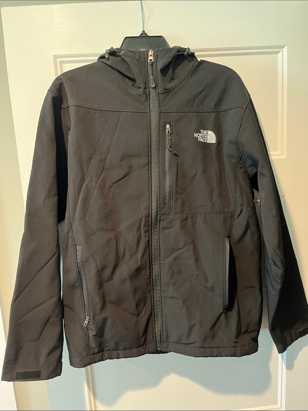 The North Face Men’s Black Soft-Shell Hooded Performance Jacket size m